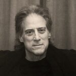 Legendary Comedian Richard Lewis, Renowned for his Morose Humor, Passes Away at 76